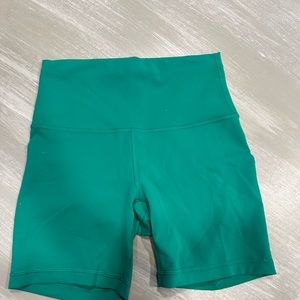 Lululemon Align Size 6 bike short, like new